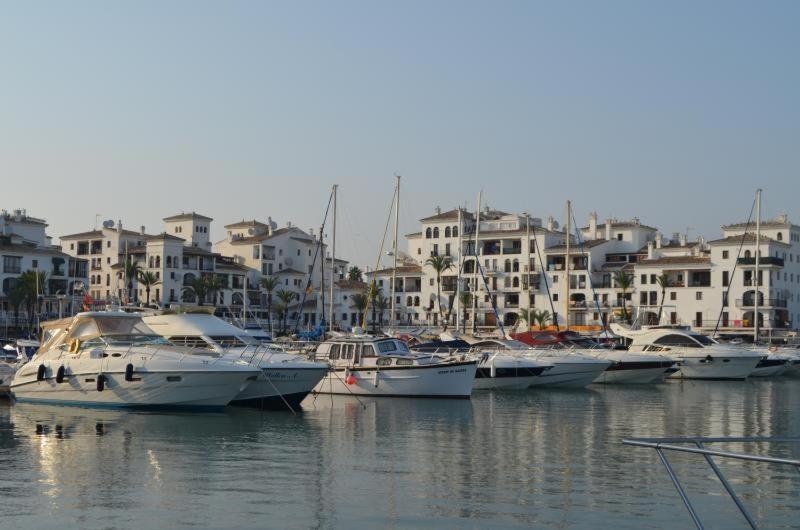 Penthouse Marina La Duquesa Appartement Manilva Buitenkant foto